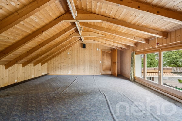 Freistehendes Einfamilienhaus mit viel Land und Potenzial 7