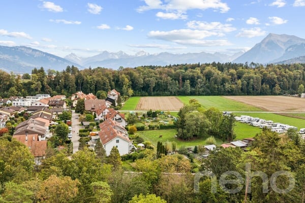 Freistehendes Einfamilienhaus mit viel Land und Potenzial 12