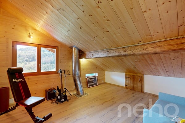 Exclusif : bel appartement dans un chalet historique rénové 8