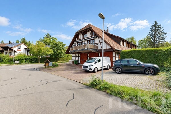 Reihenmittelhaus mit Garten und enormem Potenzial in Oetwil am See 10