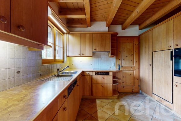 Reihenmittelhaus mit Garten und enormem Potenzial in Oetwil am See 2