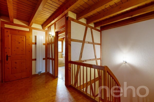 Reihenmittelhaus mit Garten und enormem Potenzial in Oetwil am See 4