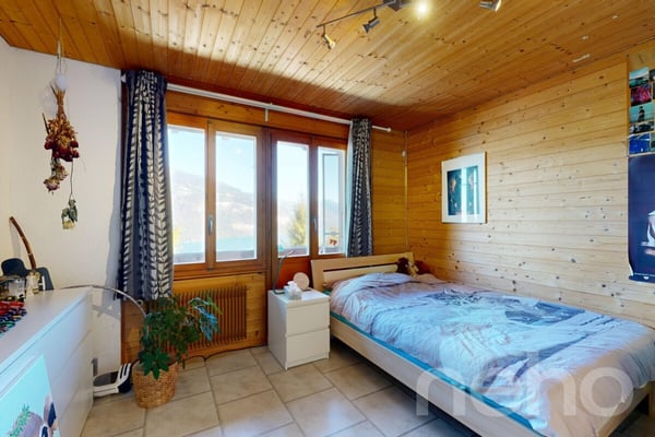 Dreifamilienhaus mit Garten und Seepanorama 5