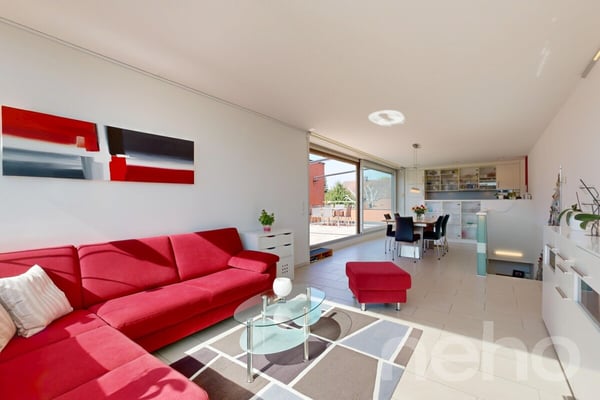 Gepflegte 5.5-Zimmer-Wohnung auf zwei Ebenen mit grosser Südterrasse 1