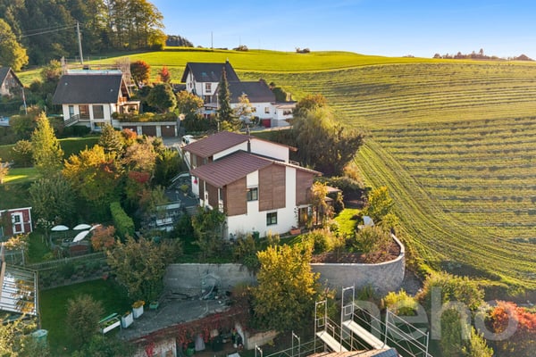 Wohnen mit Weitsicht und Gartenparadies in Niederscherli 1