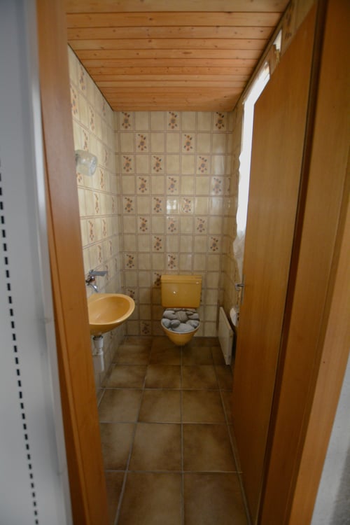 Propriété mixte à rénover située à Bure 6