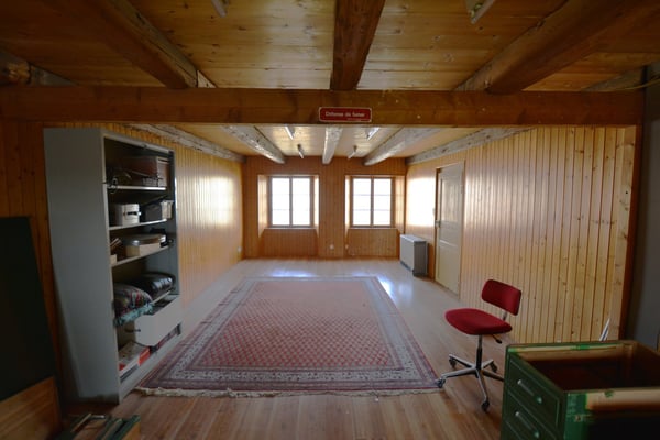 Propriété mixte à rénover située à Bure 8