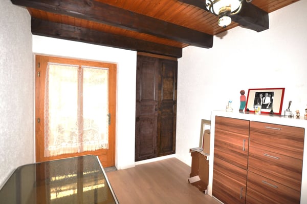 Jolie propriété, composée de deux logements, située à Courtemaîche 19