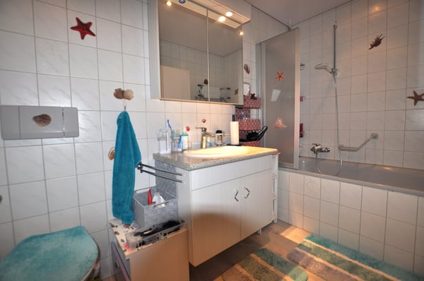 Jolie propriété, composée de deux logements, située à Courtemaîche 28