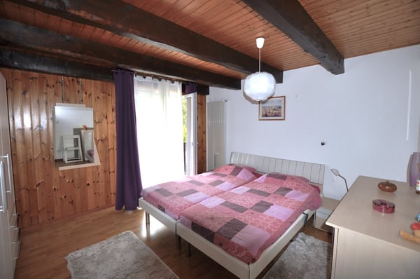 Jolie propriété, composée de deux logements, située à Courtemaîche 15