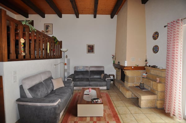 Jolie propriété, composée de deux logements, située à Courtemaîche 11