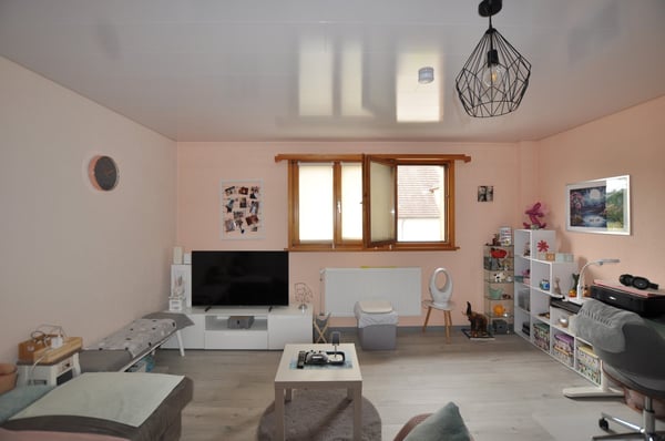 Jolie propriété, composée de deux logements, située à Courtemaîche 26