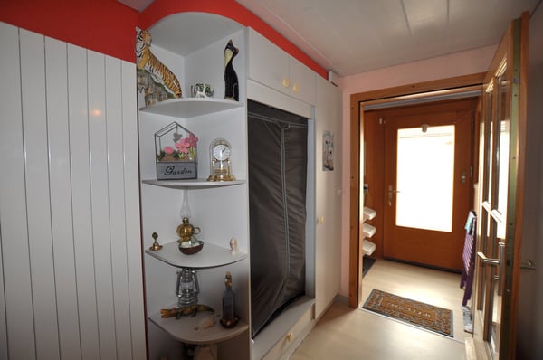 Jolie propriété, composée de deux logements, située à Courtemaîche 21