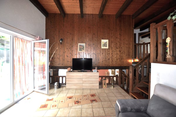 Jolie propriété, composée de deux logements, située à Courtemaîche 10