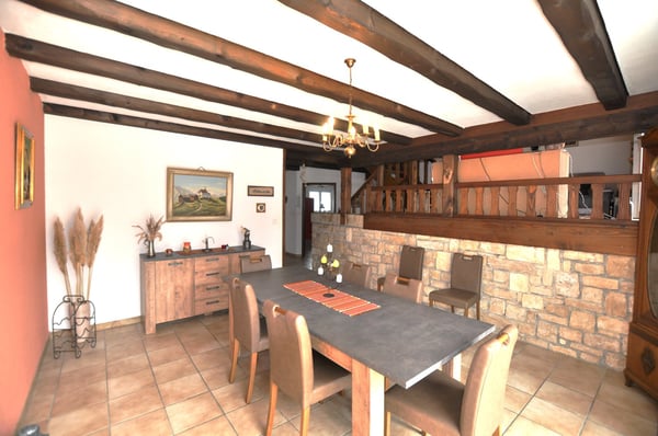 Jolie propriété, composée de deux logements, située à Courtemaîche 8