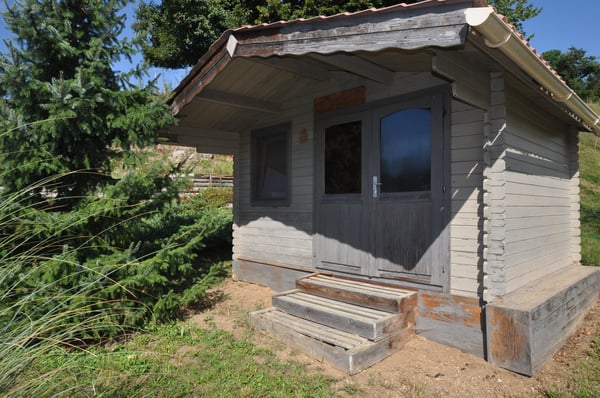 Jolie propriété, composée de deux logements, située à Courtemaîche 34