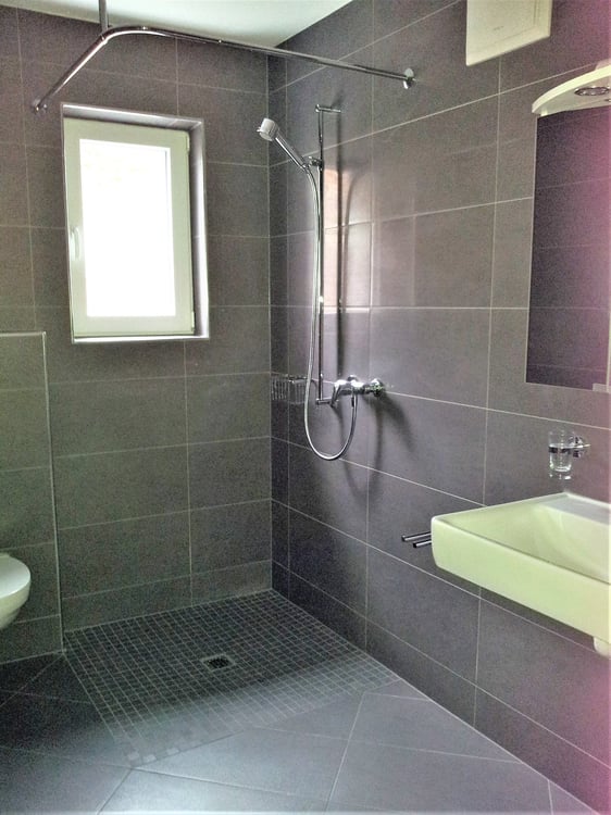 Joli appartement de 2,5 pièces à Fontenais 4