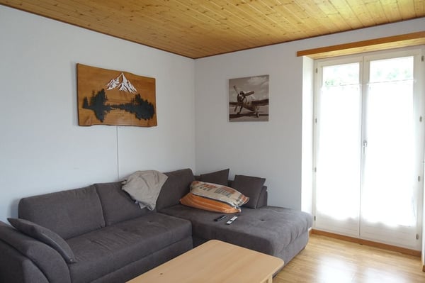 Tavannes - Appartement de 3 pièces avec balcon 2
