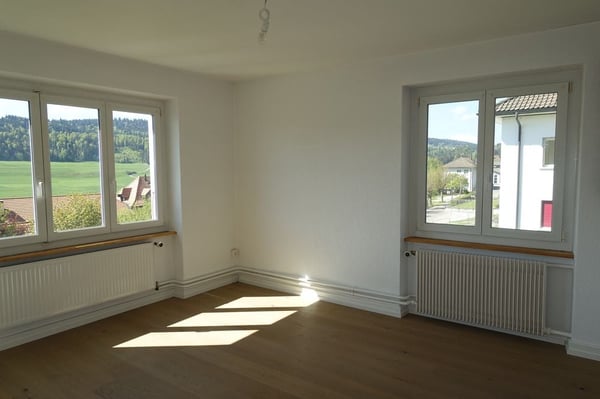 Tramelan - Appartement de 3 1/2 pièces avec balcon et garage 2