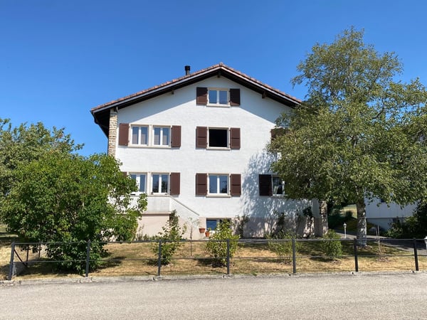 Les Bois - Maison individuelle de 2 appartements indépendants et garage double 1