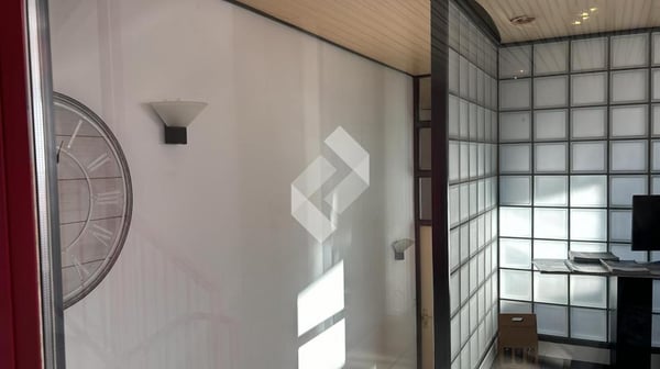 Local commercial / bureau à louer de suite 9