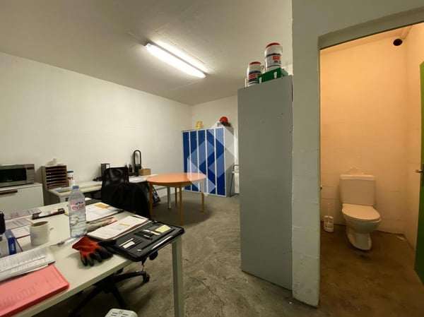 Halle industrielle/garage déjà louée 9
