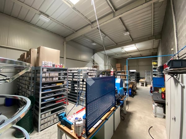 Halle industrielle/garage déjà louée 4