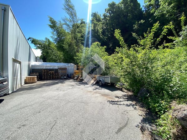 Halle industrielle/garage déjà louée 12