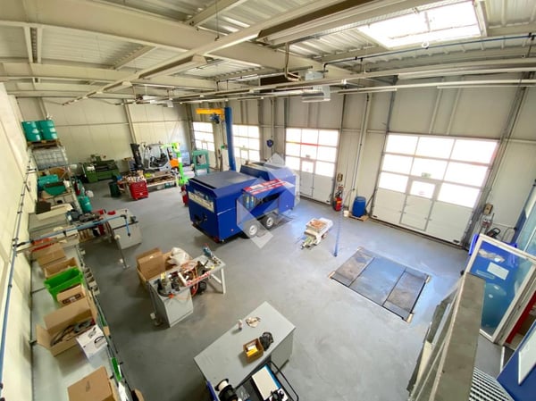 Halle industrielle/garage déjà louée 2