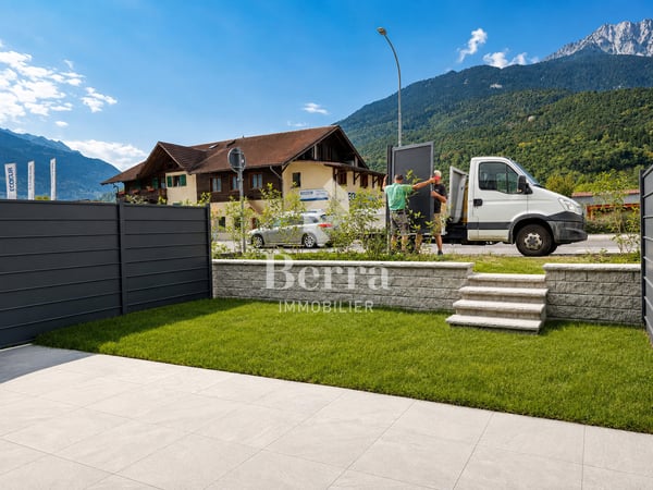 Villa de 5.5 pièces avec 3 places de parc comprises !! 12