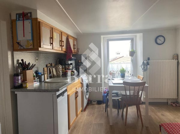 Immeuble mixte avec café-bar et appartements - au coeur du vieux village de Saxon 3