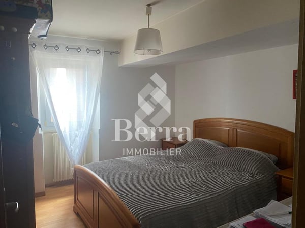 Immeuble mixte avec café-bar et appartements - au coeur du vieux village de Saxon 8