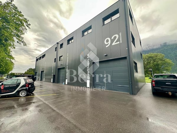 Box-halle avec porte sectionnelle 4