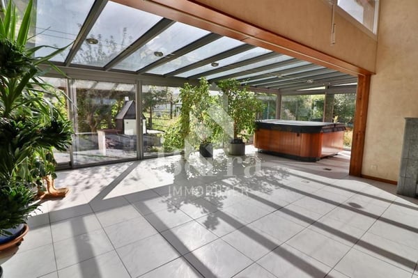 Propriété équestre avec villa individuelle dans la plaine du Rhône. 2