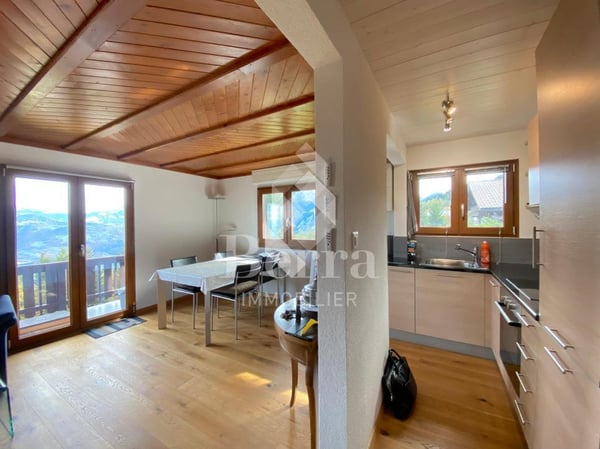 Superbe chalet rénové avec studio indépendant et vue panoramique sur le Lac Léman 3