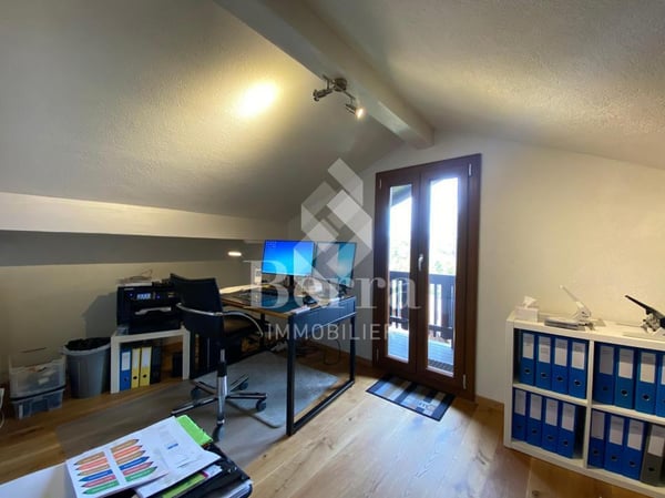 Superbe chalet rénové avec studio indépendant et vue panoramique sur le Lac Léman 11