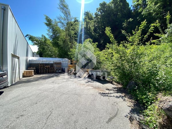 Halle industrielle/garage déjà louée 12