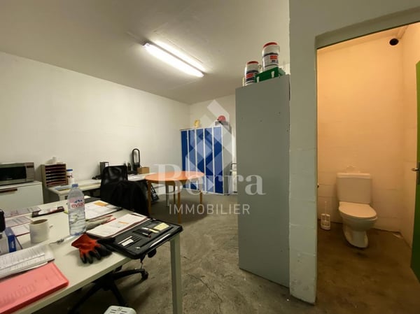 Halle industrielle/garage déjà louée 9