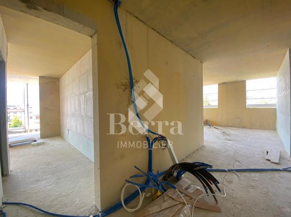 Magnifique attique orienté Ouest - Vue panoramique dégagée ! 9