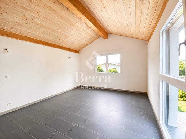 Maison individuelle de 4,5 pièces avec annexe 7