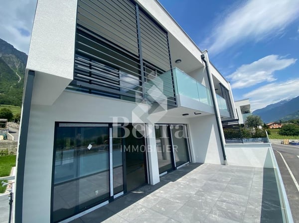 Disponible dans les 6 mois après choix des finitions 8