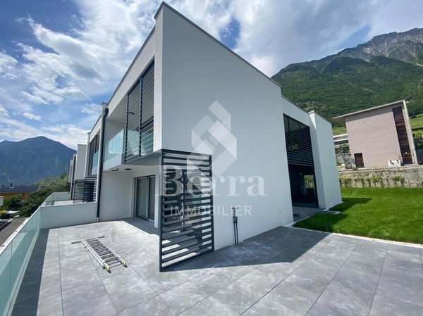 Disponible dans les 6 mois après choix des finitions 7