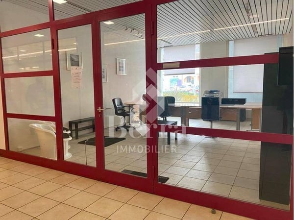 Local commercial / bureau à louer de suite 7