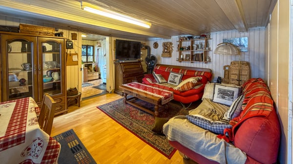 Charmante villa de deux appartements au formidable potentiel 3