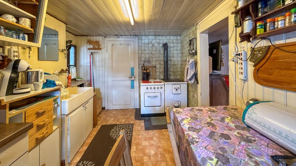 Charmante villa de deux appartements au formidable potentiel 4