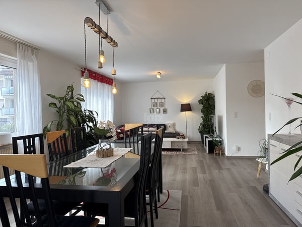 Bel appartement avec grand balcon dans petit immeuble 3
