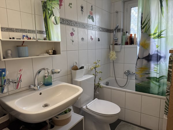 Bel appartement avec grand balcon dans petit immeuble 10