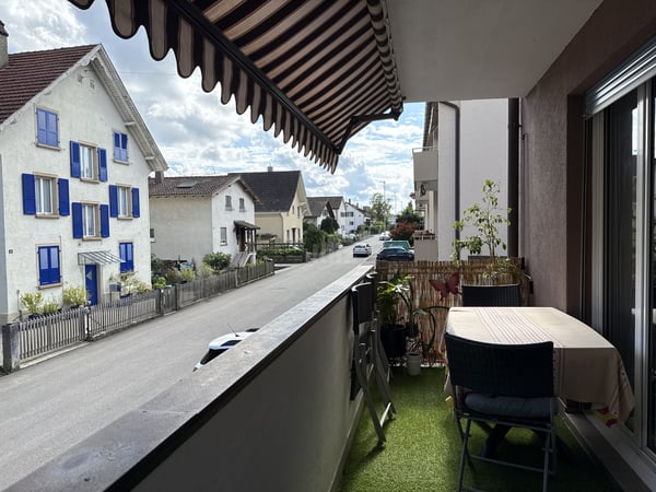 Bel appartement avec grand balcon dans petit immeuble 5