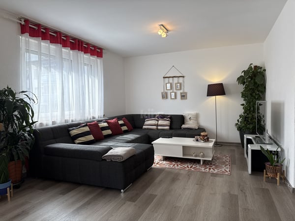 Bel appartement avec grand balcon dans petit immeuble 2