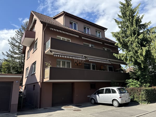 Bel appartement avec grand balcon dans petit immeuble 1